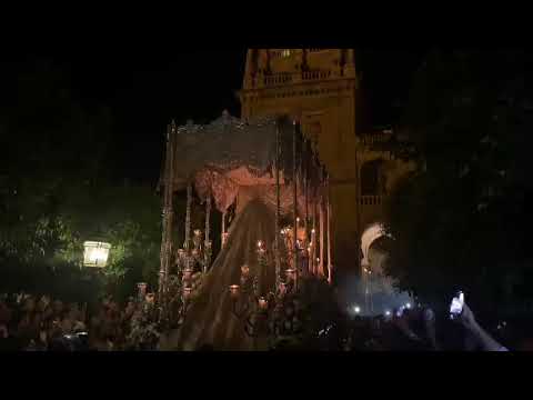 Así ha salido la Paz y Esperanza Coronada de la Mezquita Catedral