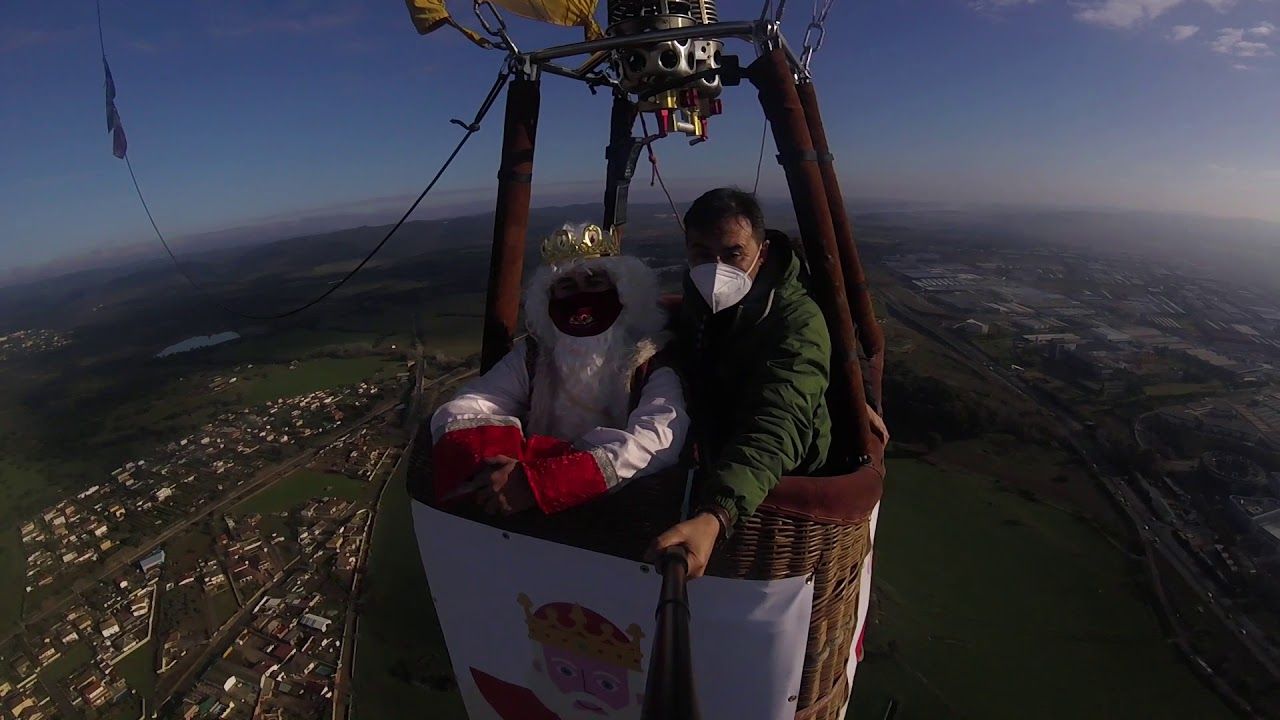 Así ha sido el paseo de los Reyes Magos por el cielo de Córdoba | Cabalgata aérea (II)(1)