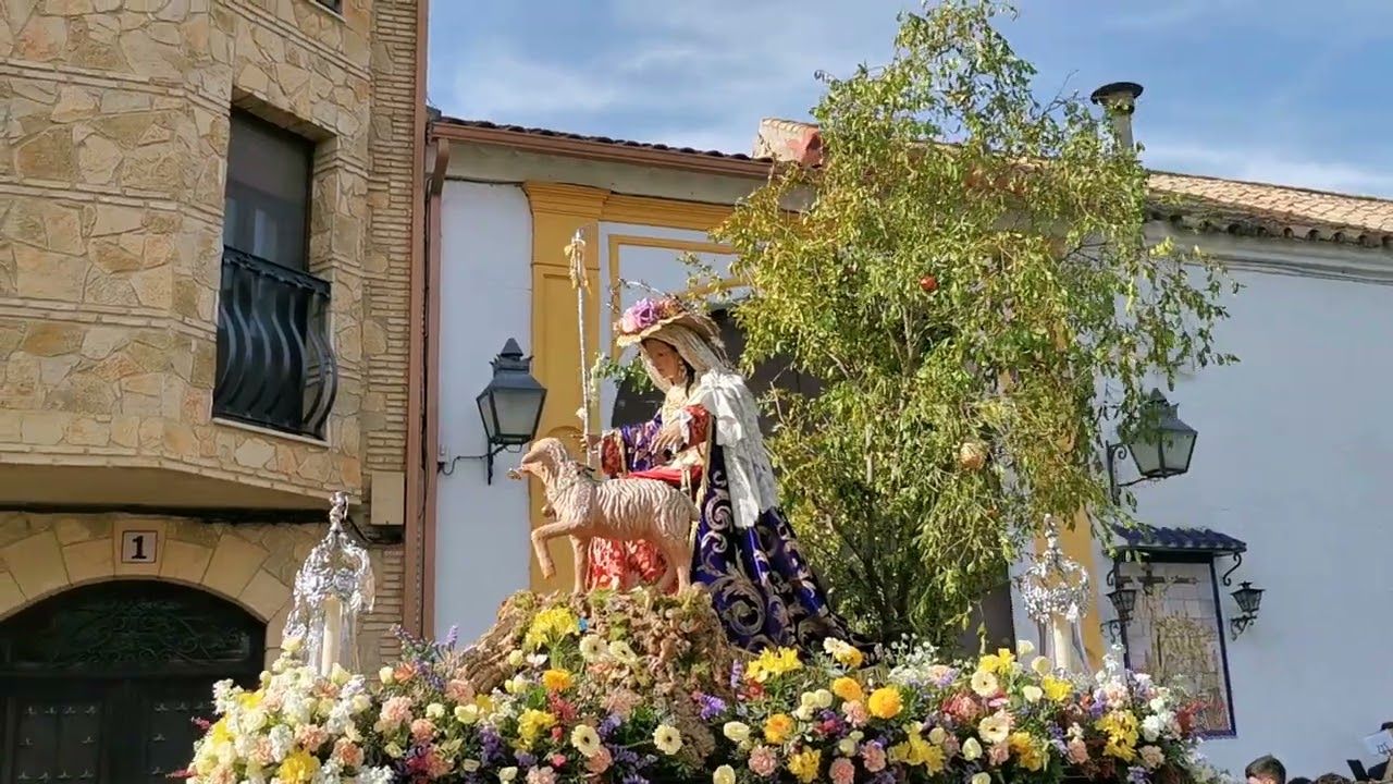 La Divina Pastora Vera Cruz a los sones de Siempre la Esperanza  por la Banda de la Estrella