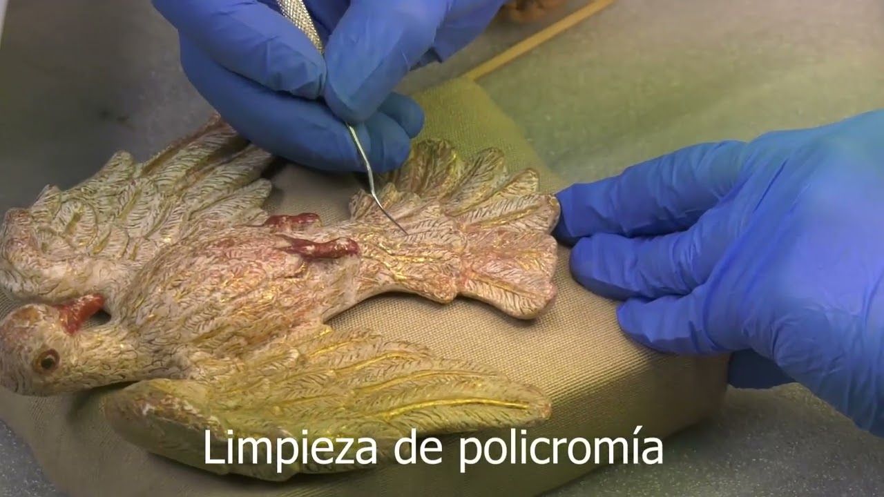 Restauración del conjunto textil ‘de los Montpensier’ del ajuar de la Virgen del Rocío