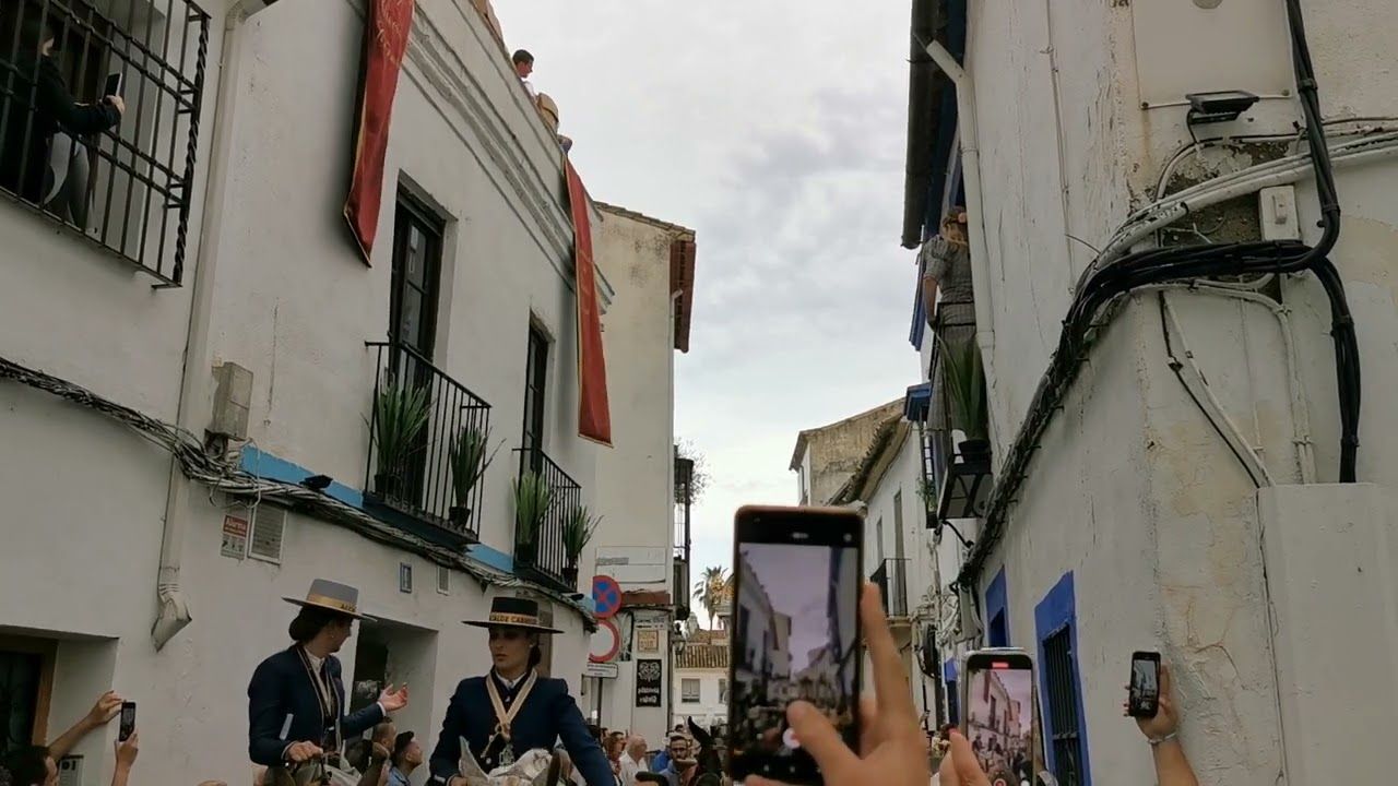 Petalada salida Hermandad del Rocío de Córdoba 2023