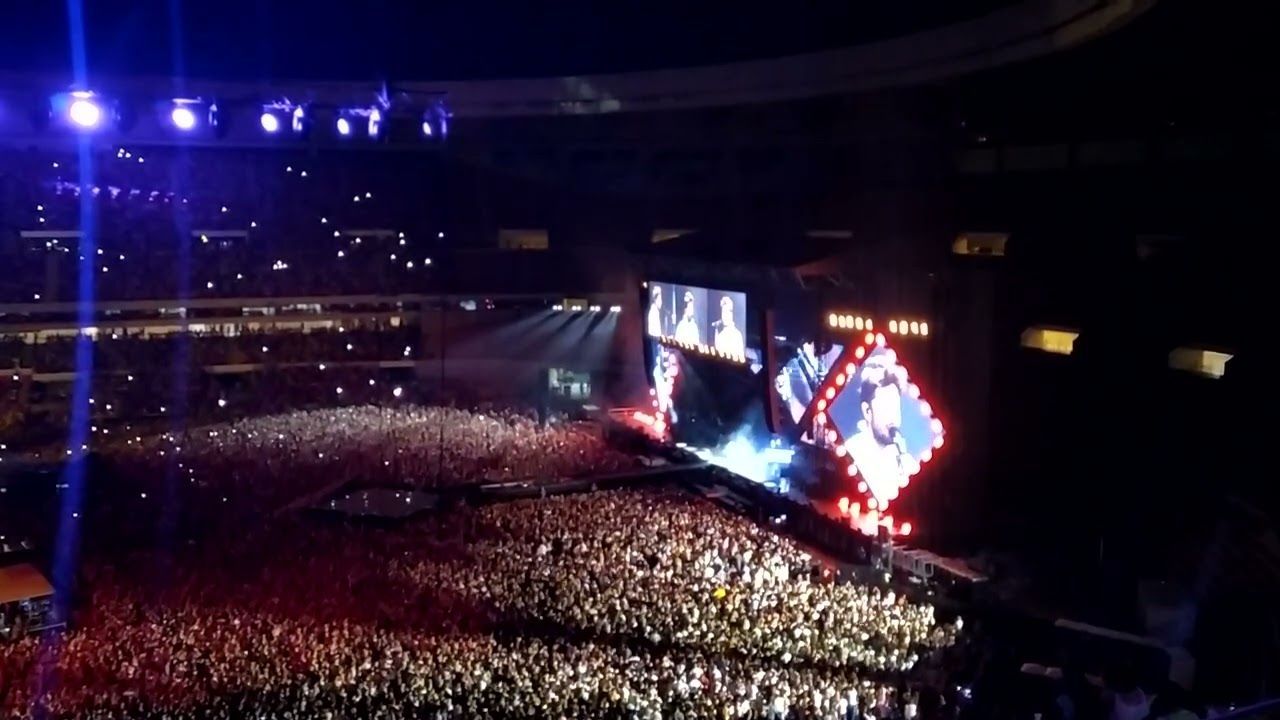 Canción Sevilla - Manuel Carrasco (Estadio Olímpico 11/6/22)