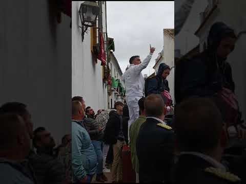 El vídeo viral del costalero de la Paz que anuncia la suspensión en la plaza de Capuchinos