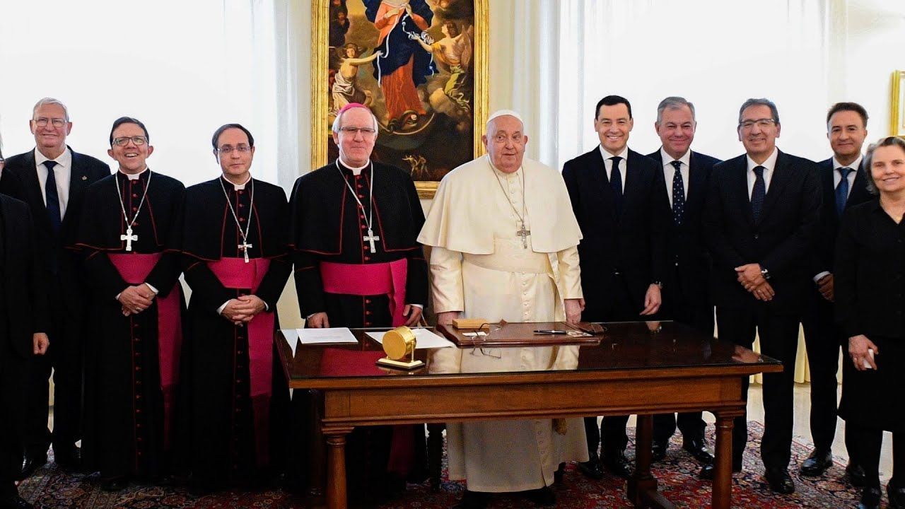 El alcalde asiste junto a la Archidiócesis de Sevilla a la audiencia privada del Papa Francisco