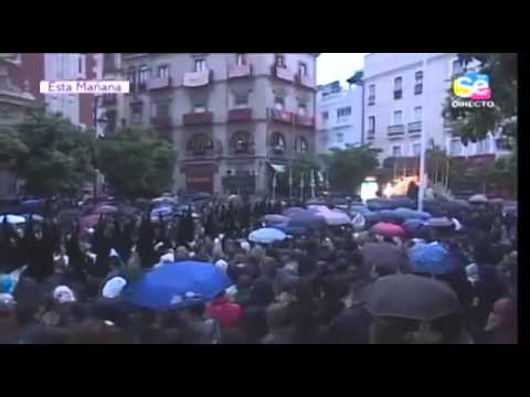 Esperanza Macarena entrando en el Salvador 2013 Sevilla