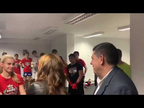 Así comunicaron a Selena Barrientos su nombramiento como Cartera Real de Córdoba 2020