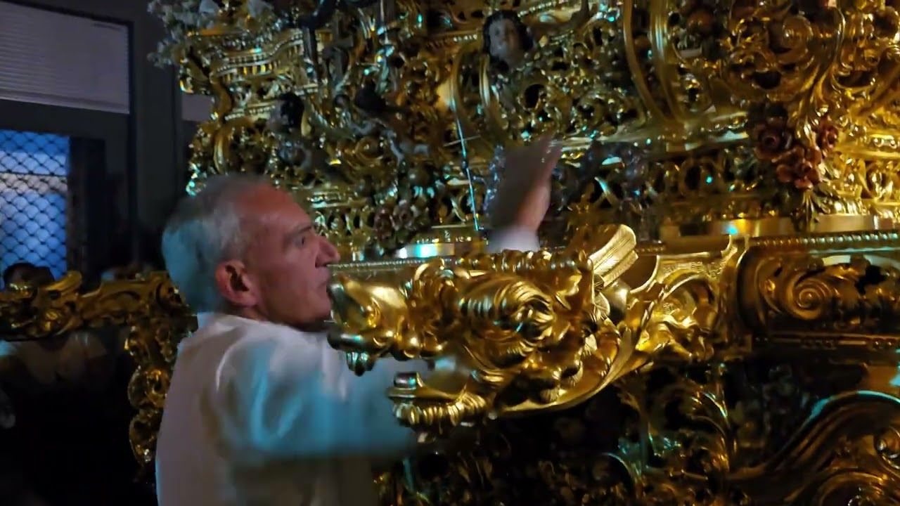 Juan Berrocal llama al Resucitado en el Vía Crucis Magno de Córdoba 