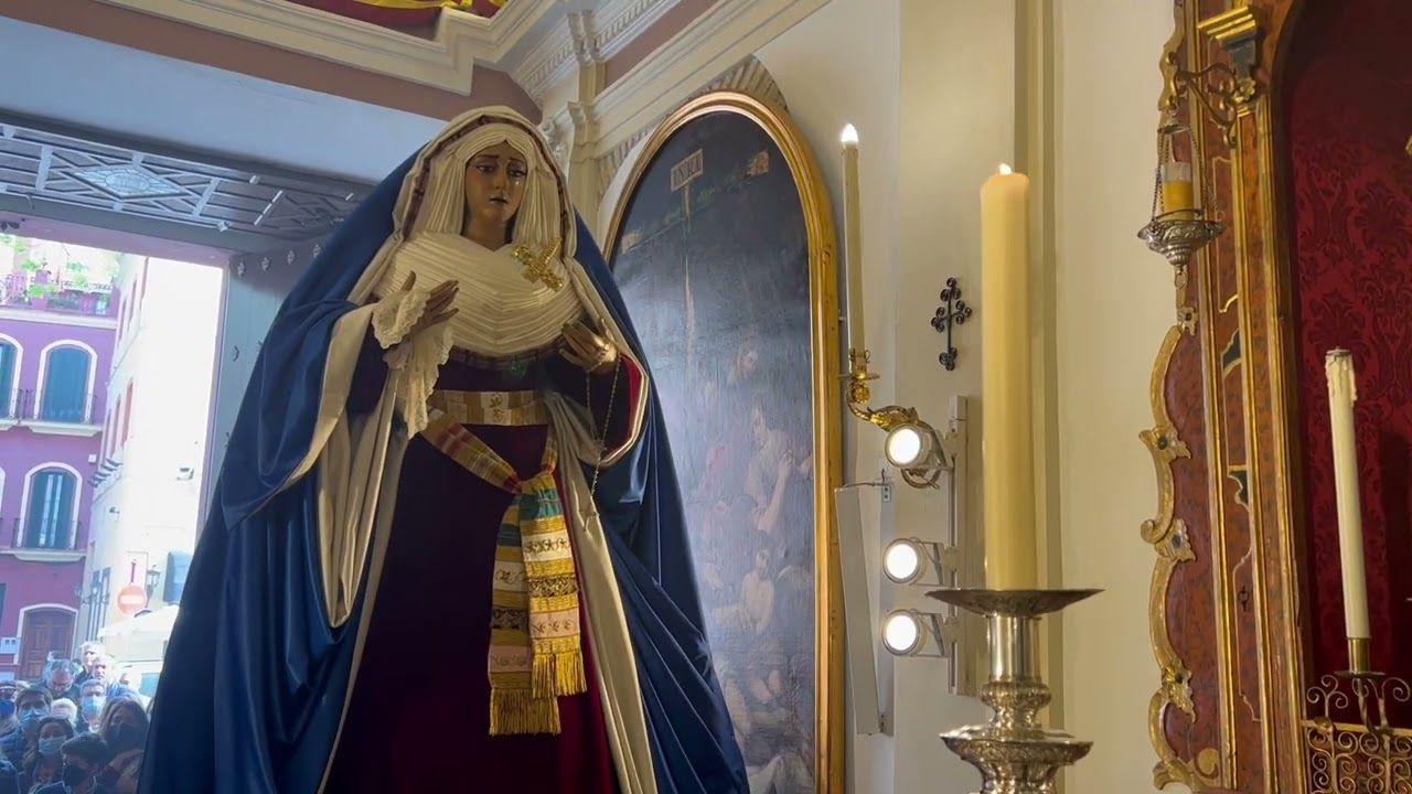Traslado de Mª. Stma. de la Caridad en su Soledad a su paso de palio