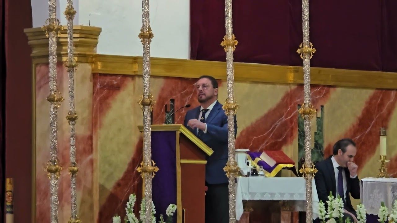 Antonio Villar en la presentación del nuevo palio blanco de la Merced de Córdoba