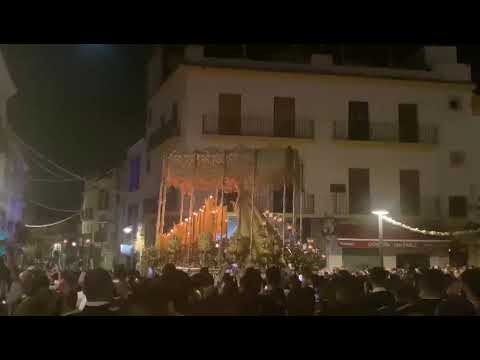 La Banda de la Salud toca a Paloma de Capuchinos la marcha "Paz y Esperanza" en San Pablo