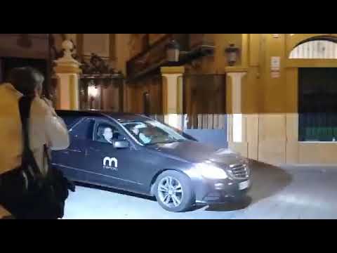 Sacan los restos de Queipo de la Macarena