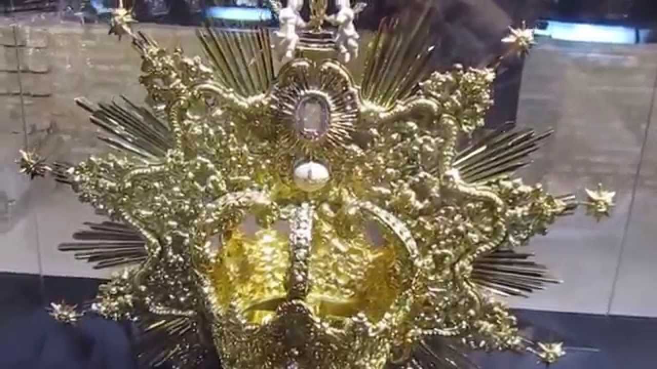 JUAN BORRERO. Exposicion "Trazos de plata" en Triana 2014.