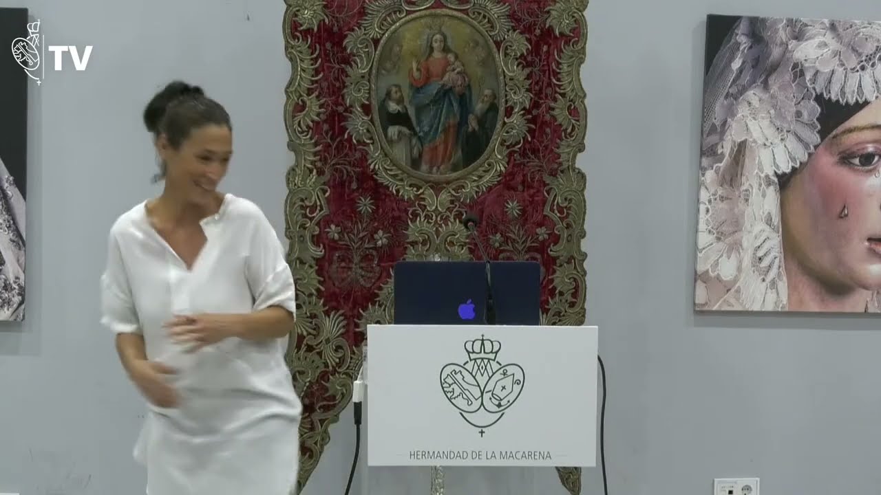 Presentación del simpecado del Rosario tras su restauración