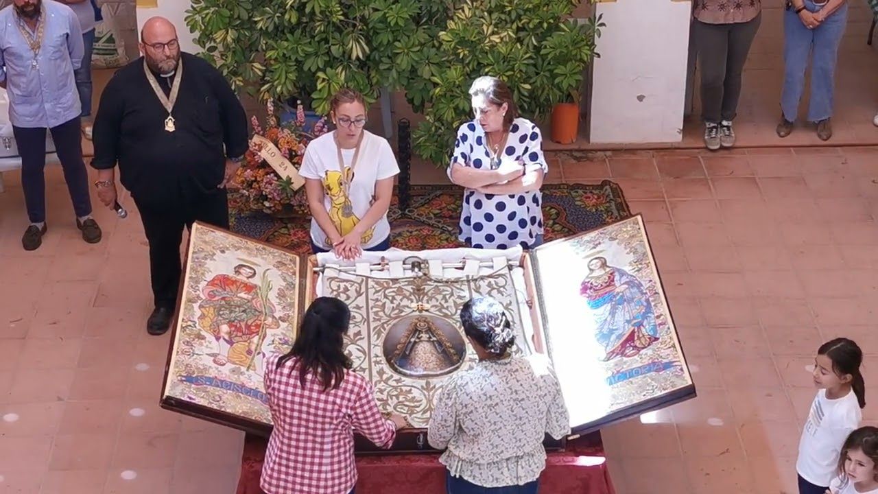 Así ha sido el momento de guardar el Simpecado de la Hermandad del Rocío de Córdoba (2023)