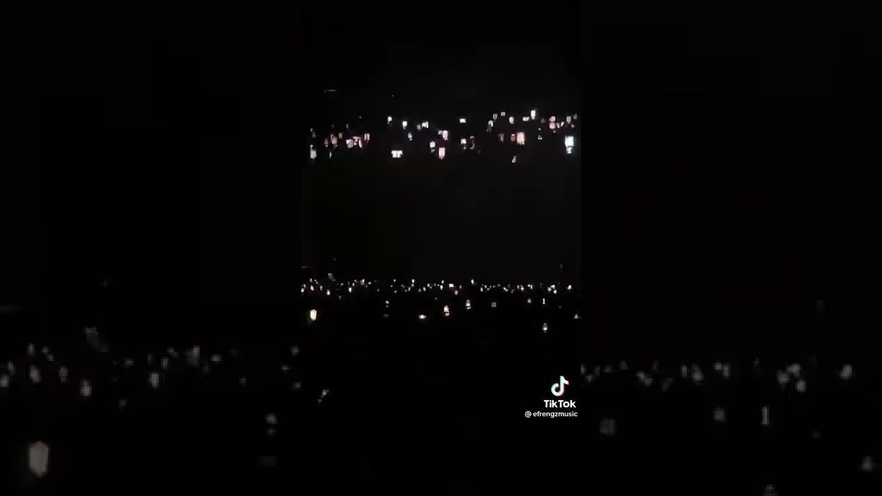C-Tangana inicio concierto con la marcha El Milagro de la banda Rosario de Cádiz