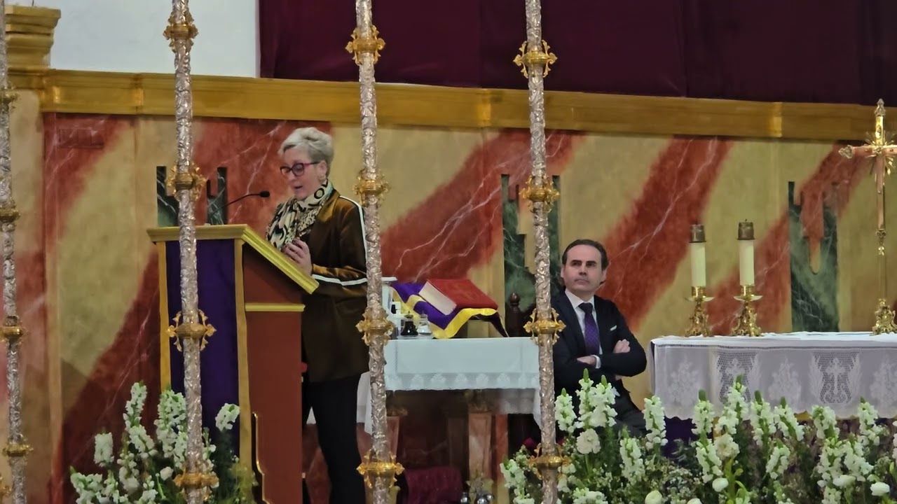 Ana Infante de la Torre en la presentación del nuevo palio blanco de la Merced de Córdoba