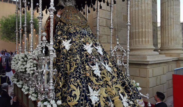 Palio-Reina-de-los-Angeles-Cister