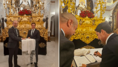 Entrega del sudario por parte de La Carretería a El Baratillo