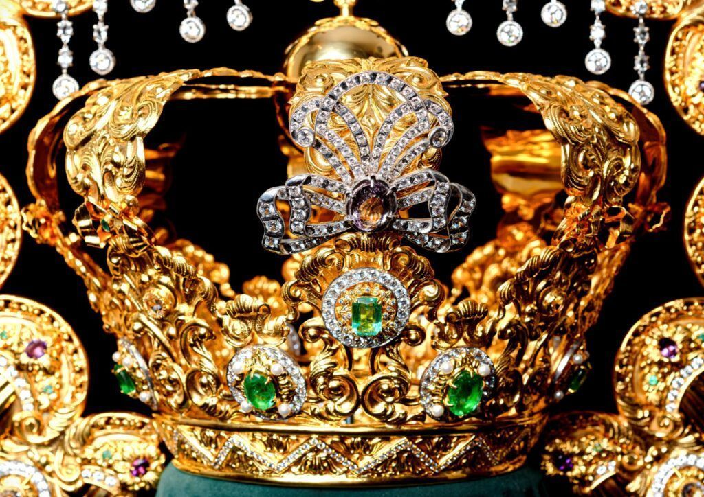 Corona de la Esperanza de Málaga. Foto - Samuel Arroyo