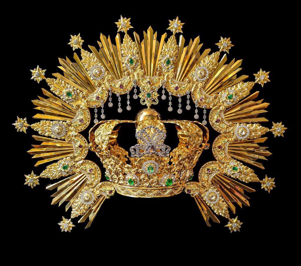 Corona de la Esperanza de Málaga. Foto - Samuel Arroyo